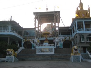 Buddha Tempel mit Beschuetzer